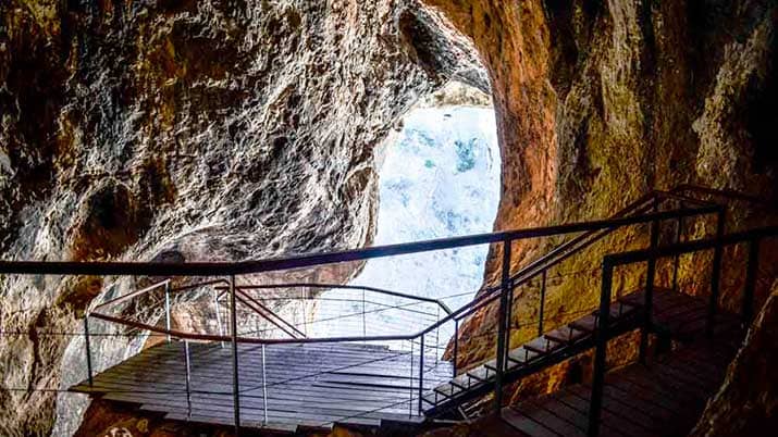 Cueva-Sima de la Serreta en Cieza
