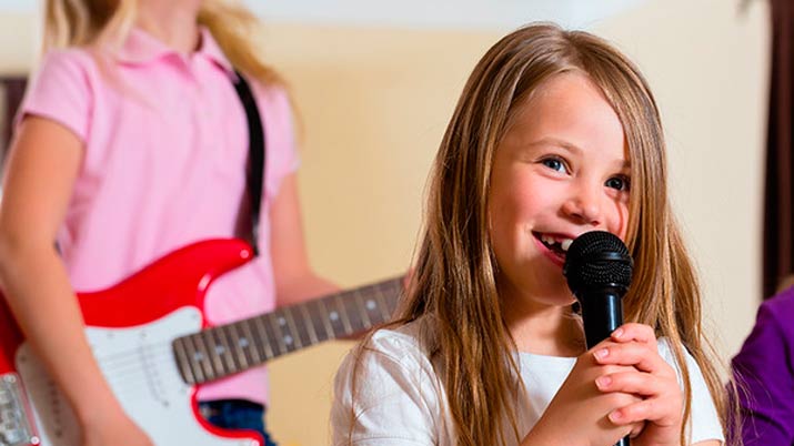 actividades musicales en casa karaoke