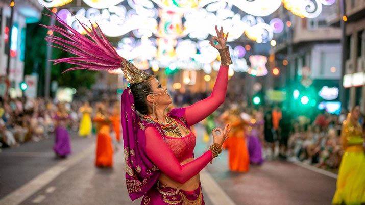 La venta de sillas para el gran desfile de Moros y Cristianos de Murcia se iniciará el 6 de agosto