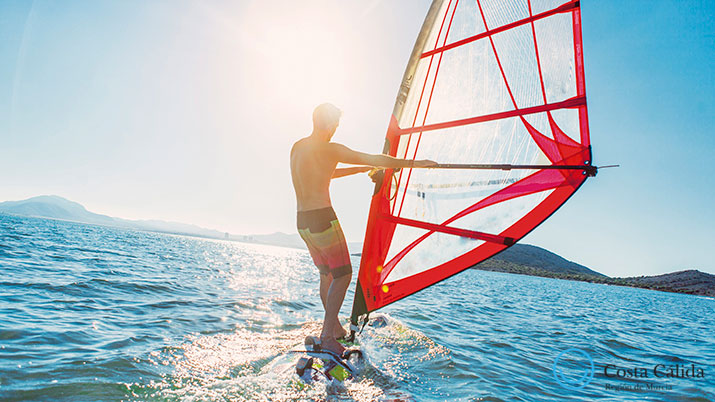 Deportes náuticos en familia en la Costa Cálida 